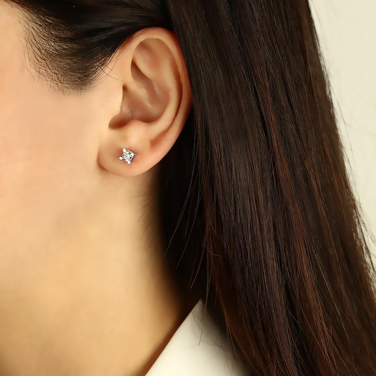 0,16 Ct. Diamond Earring