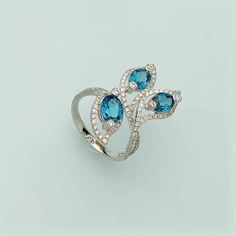0,99 Ct. Pırlanta Yüzük Mavi Topaz Taşlı